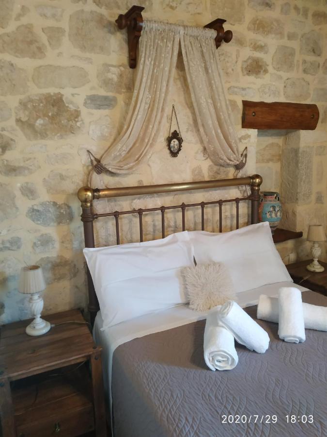 Amazing Stone Villas Kapetaniana Luaran gambar