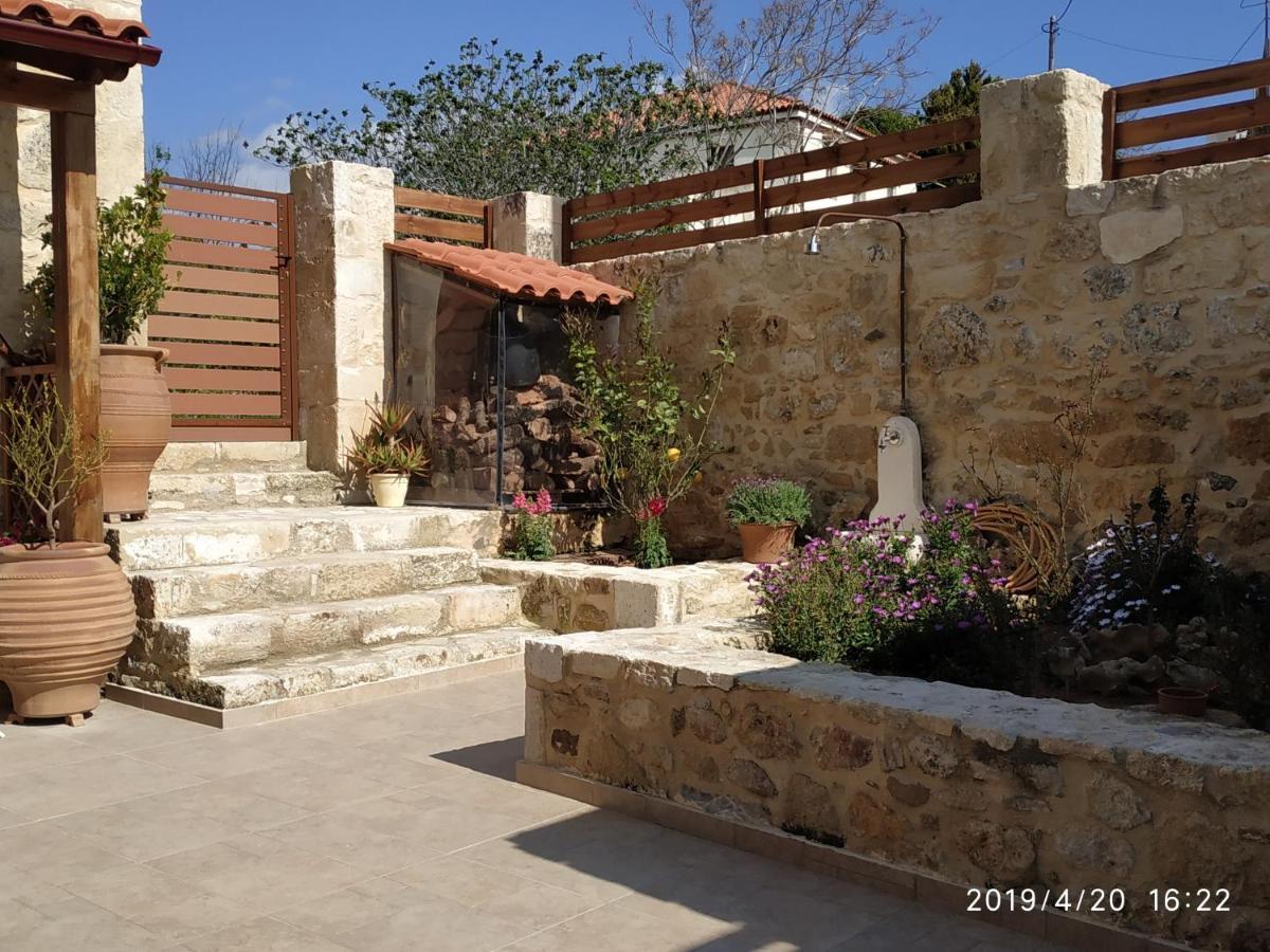 Amazing Stone Villas Kapetaniana Luaran gambar