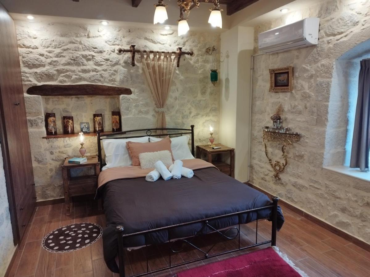Amazing Stone Villas Kapetaniana Luaran gambar